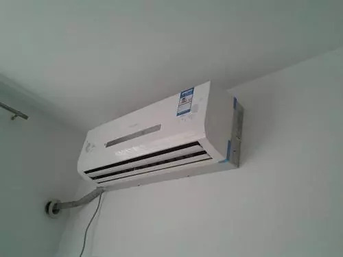 空调红灯闪烁怎么回事