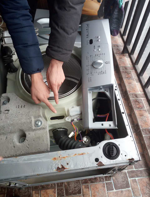 洗衣机漏水维修